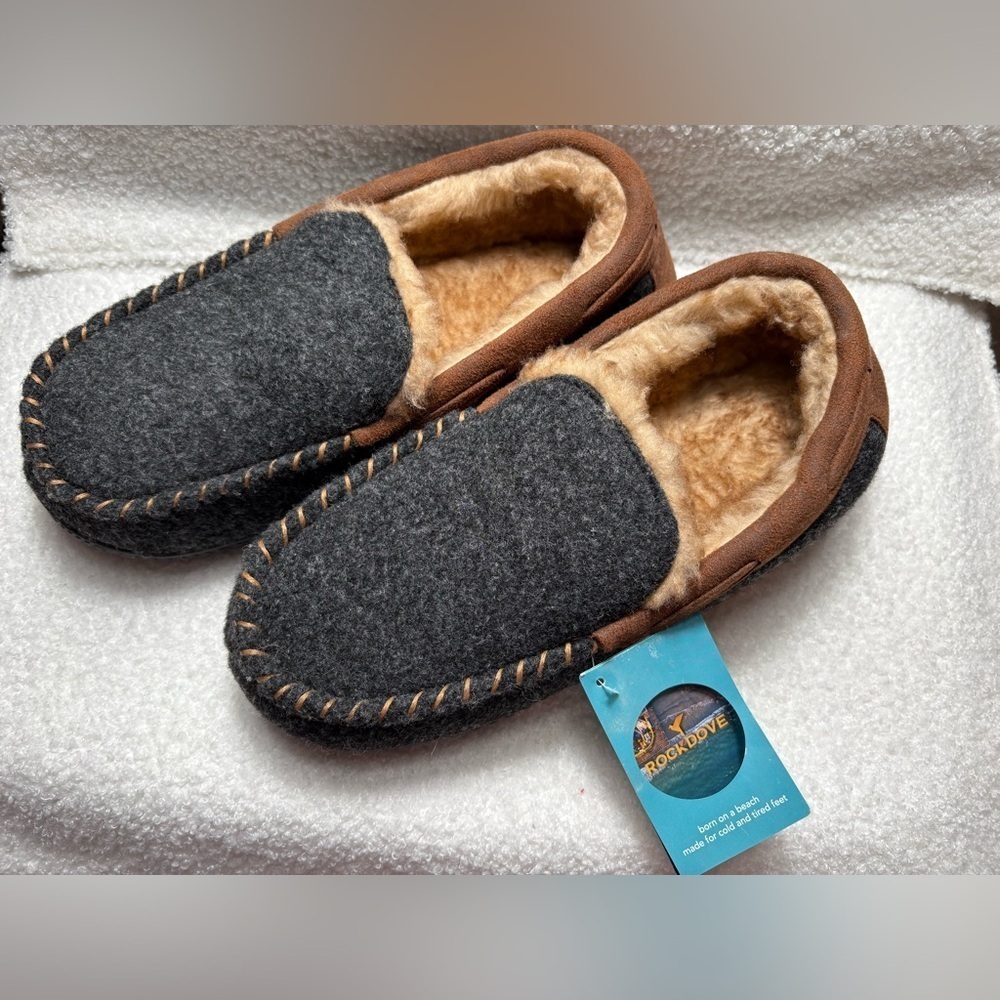 NWT RockDove Men’s Hearthfire Memory Foam Moc Slipper